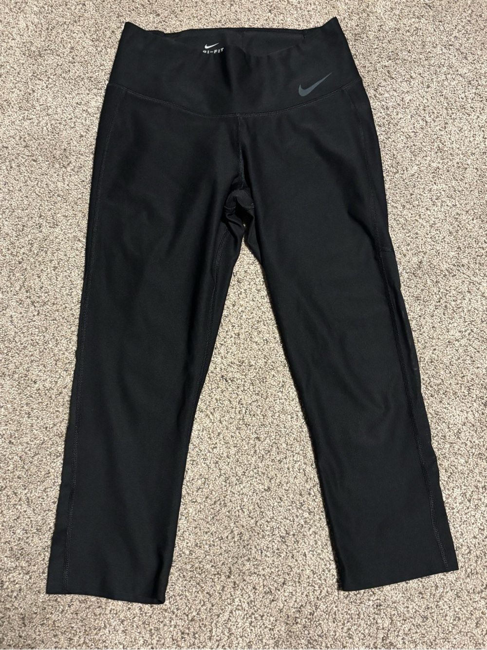 Nike Black Women's Capri Dri-FIT Leggings
